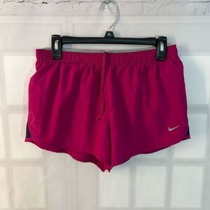 🔥🔥5 for $25🔥🔥 Nike dri-fit magenta lined running shorts size medium